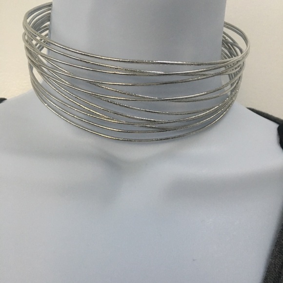 New Front Knot Drap Top w/Free Choker - Picture 4 of 4